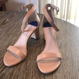 Stuart Weitzman Nearlynude Sandals in Tan